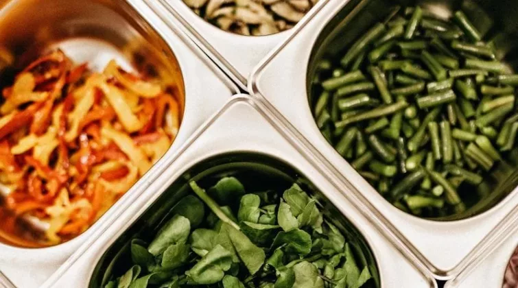 plat rempli de nourritures