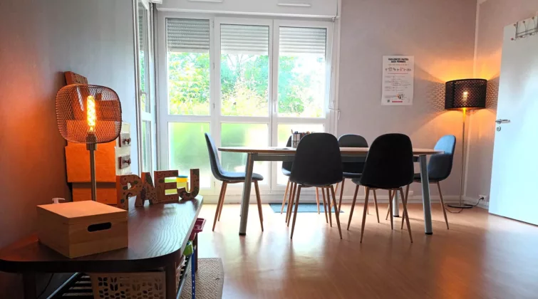 L'intérieur du Point Accueil et Ecoute Jeune à Nemours