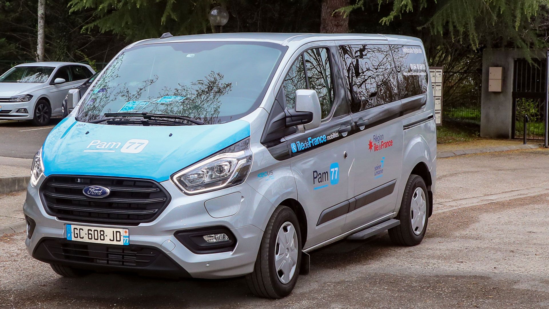 Mini bus du service Pam, un service à la demande pour les personnes à mobilité réduite