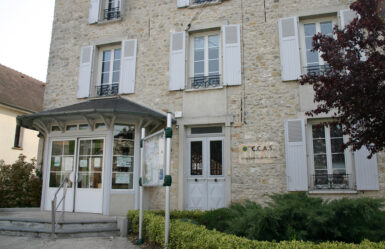 la façade en pierre du CCAS de la ville de Nemours
