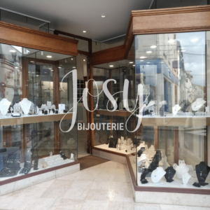 Une photo de la devanture de la bijouterie Josy à Nemours