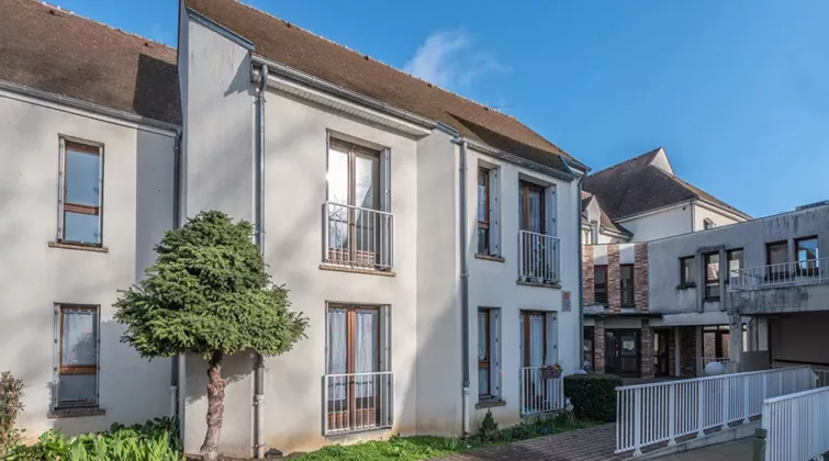 La façade de la résidence Paul Vincent à Nemours