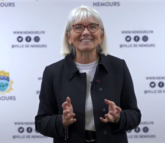 la maire de Nemours présentant ses voeux pour l'année 2025